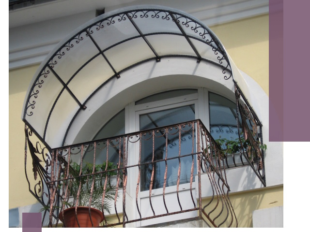 Козырьки над балконом в Еманжелинске — изготовление и монтаж