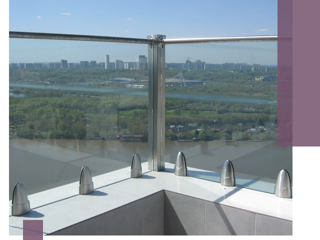 Стеклянные парапеты премиум класса в Еманжелинске для домов и бизнесов